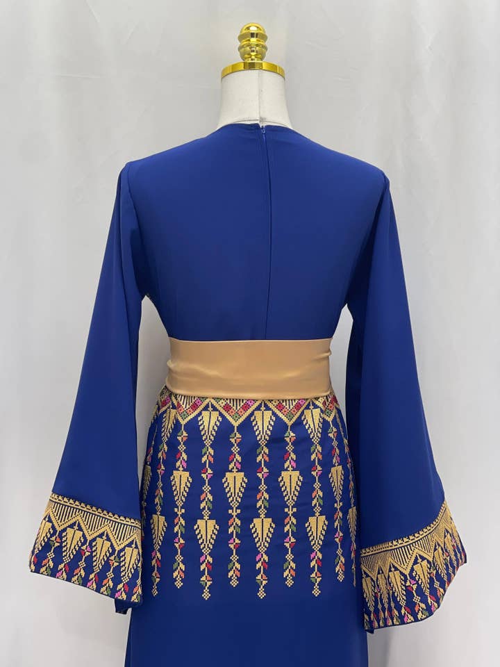 Palestinian Elegance - Vente Robe – femme - Robe Suha Modren Brodée : Une Harmonie Parfaite de Tradition14