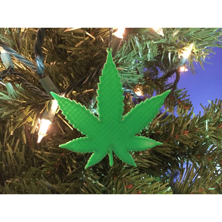 Boomornament in de vorm van een marihuana - acryl (groen) voor wholesale door Economy Ornament