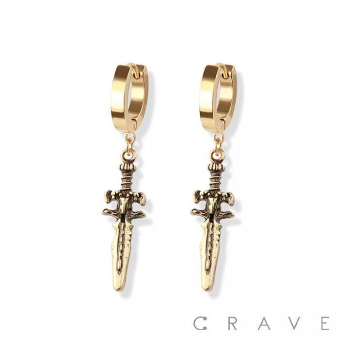 CRAVE - Wholesale Hangende/ronde oorbellen - PAAR 316L SS HUGGIE/HOEPELOORBELLEN MET RUNISCHE DOLKBENGEL