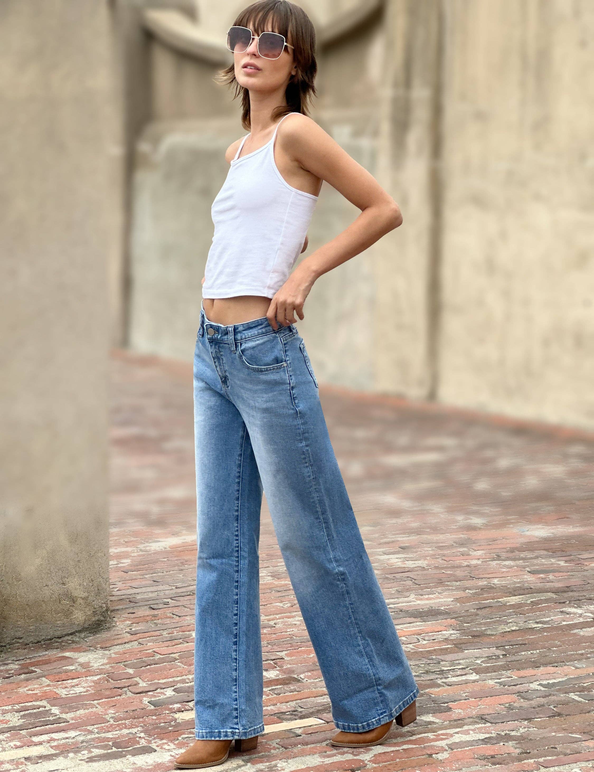 The Relaxed Straight Jeans for wholesale on Faire1