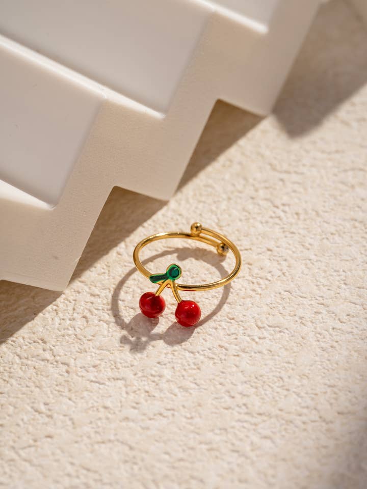 Anello Ciliegia Rossa Raffinata – Acciaio Inossidabile Regolabile per la vendita all'ingrosso da parte di COSMOS