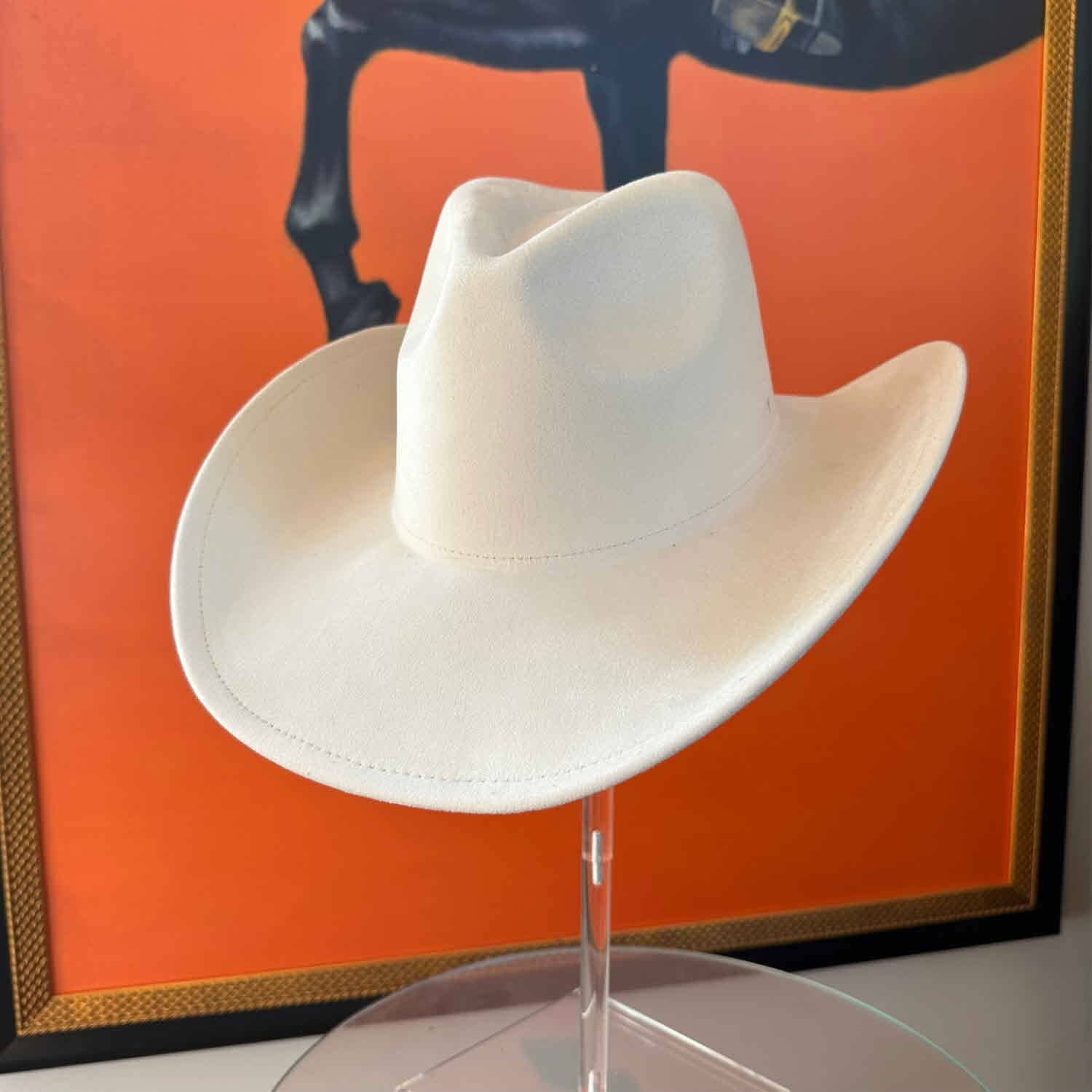 Queens INC - Vente Chapeau de cowboy – femme - Chapeau de cowboy en daim végan avec bord plat rigide5