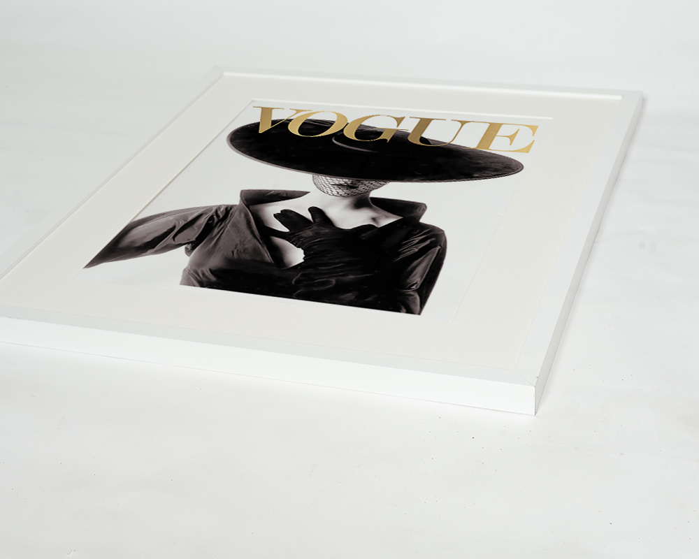 Weiss Vogue-Coverbild als Wandkunstdruck mit Rahmen für den Großhandel auf Faire9