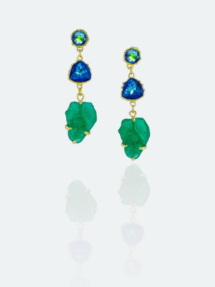 Boucles d'oreilles pendantes Lumina superposées avec cristaux et pierre en résine pour la vente par Sebastián Isabelino