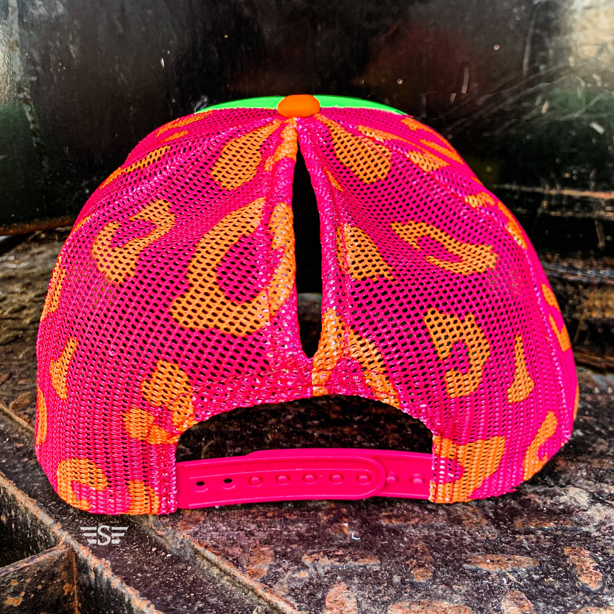Flying S Company – Boné de beisebol - Mulher por atacado – Boné Trucker de Espuma com Rede NEON LEOPARD Magna Pony™3