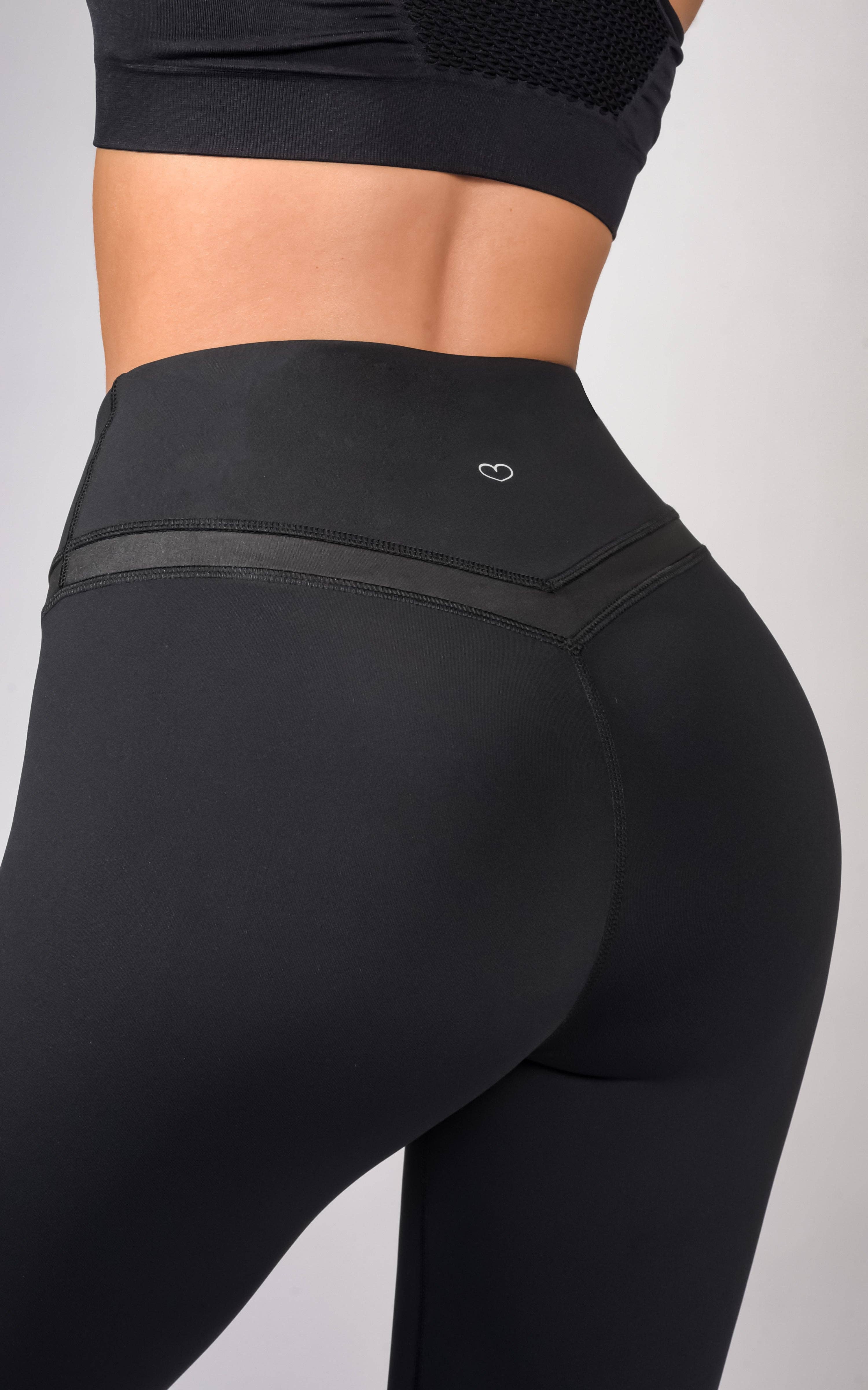 90 Degree by Reflex & Yogalicious - Wholesale Athletic/Lounge Leggings - Women's - "Bootyful" brand Interlink V-Back Cire High Rise 7/8 Ankle L14