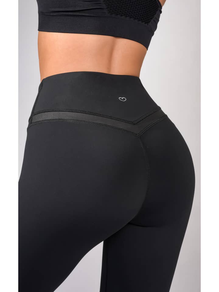 90 Degree by Reflex & Yogalicious - Wholesale Athletic/Lounge Leggings - Women's - "Bootyful" brand Interlink V-Back Cire High Rise 7/8 Ankle L14