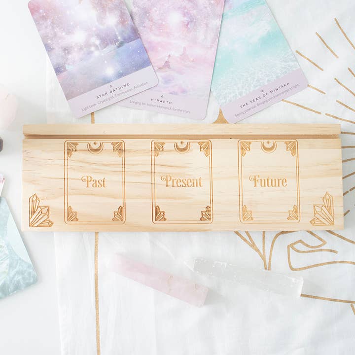 Something Different Wholesale - Wholesale Tarot Cards - Natural Past Present Future Tarot Card Stand6