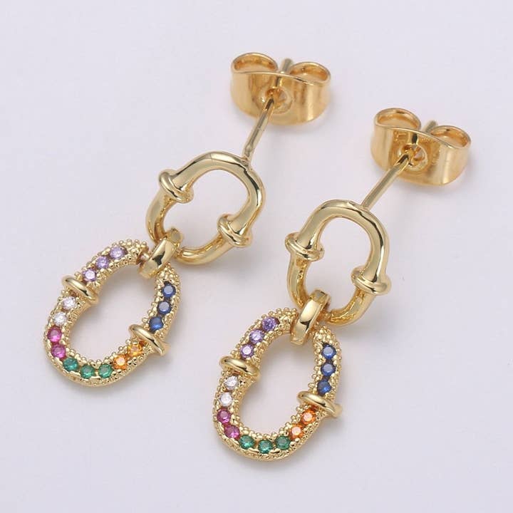 Boucles d'oreilles clous Double Éternité Design en or 24K avec pavé multicolore en zircone cubique, Boucles d'oreilles Simplicité Rolo Metro Design, Q-540 pour la vente par Aim Eternal