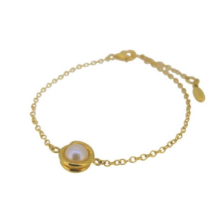 White Pearl Elegant Yellow Gold Bracelet for wholesale by Maree London