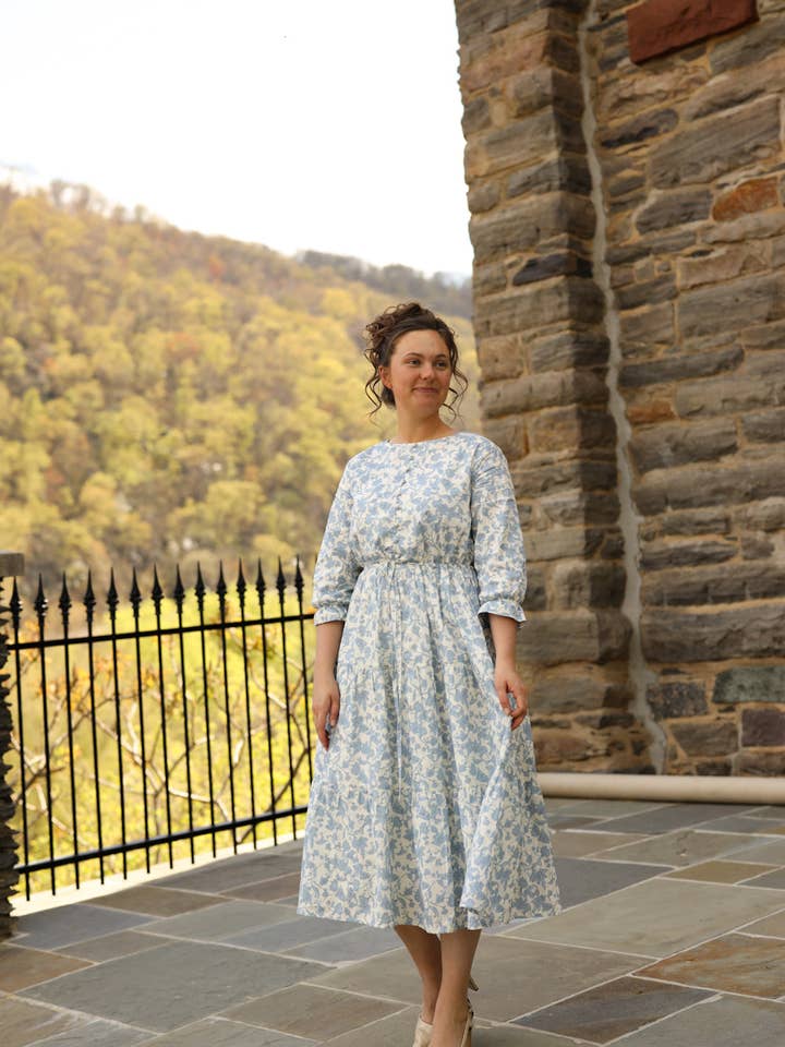 Ada Faye - Wholesale Jurk - Dames - Ada Faye Evelyn Jurk - Lichtblauw | Pre-order Verzending Verwachte Leverdatum 20/84