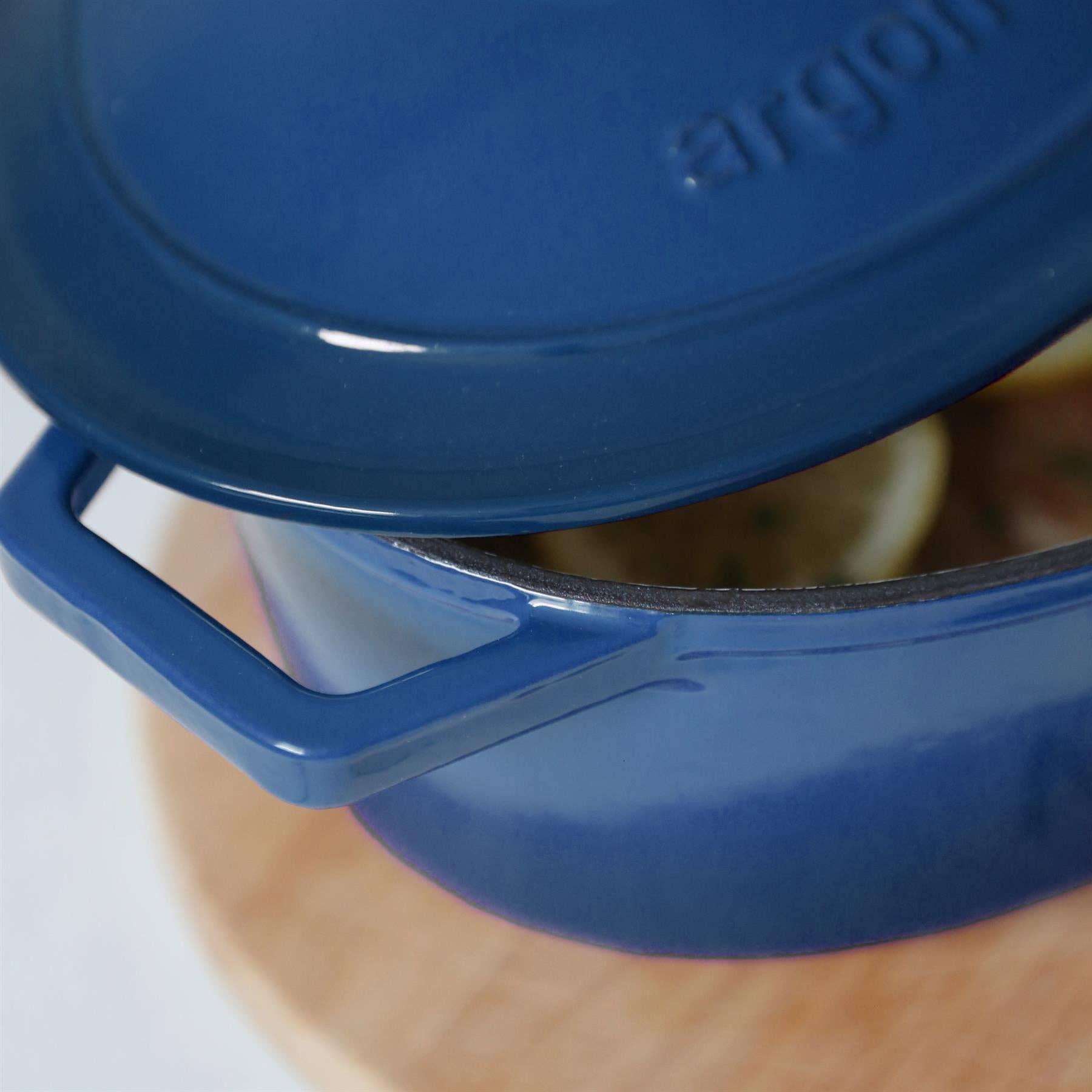 Rinkit Ltd - Vente Marmites - Plat à cassoulet ovale en fonte 4,68 L Ombre30