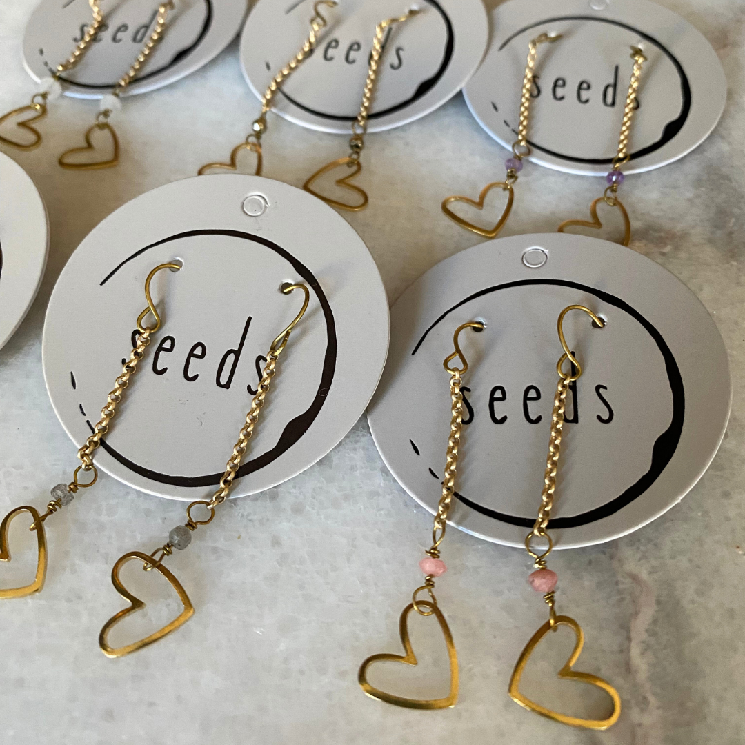 Seeds - Vendita all'ingrosso Orecchini pendenti - Orecchini a cuore in oro opaco | ciondolo in ottone con pietre semipreziose5