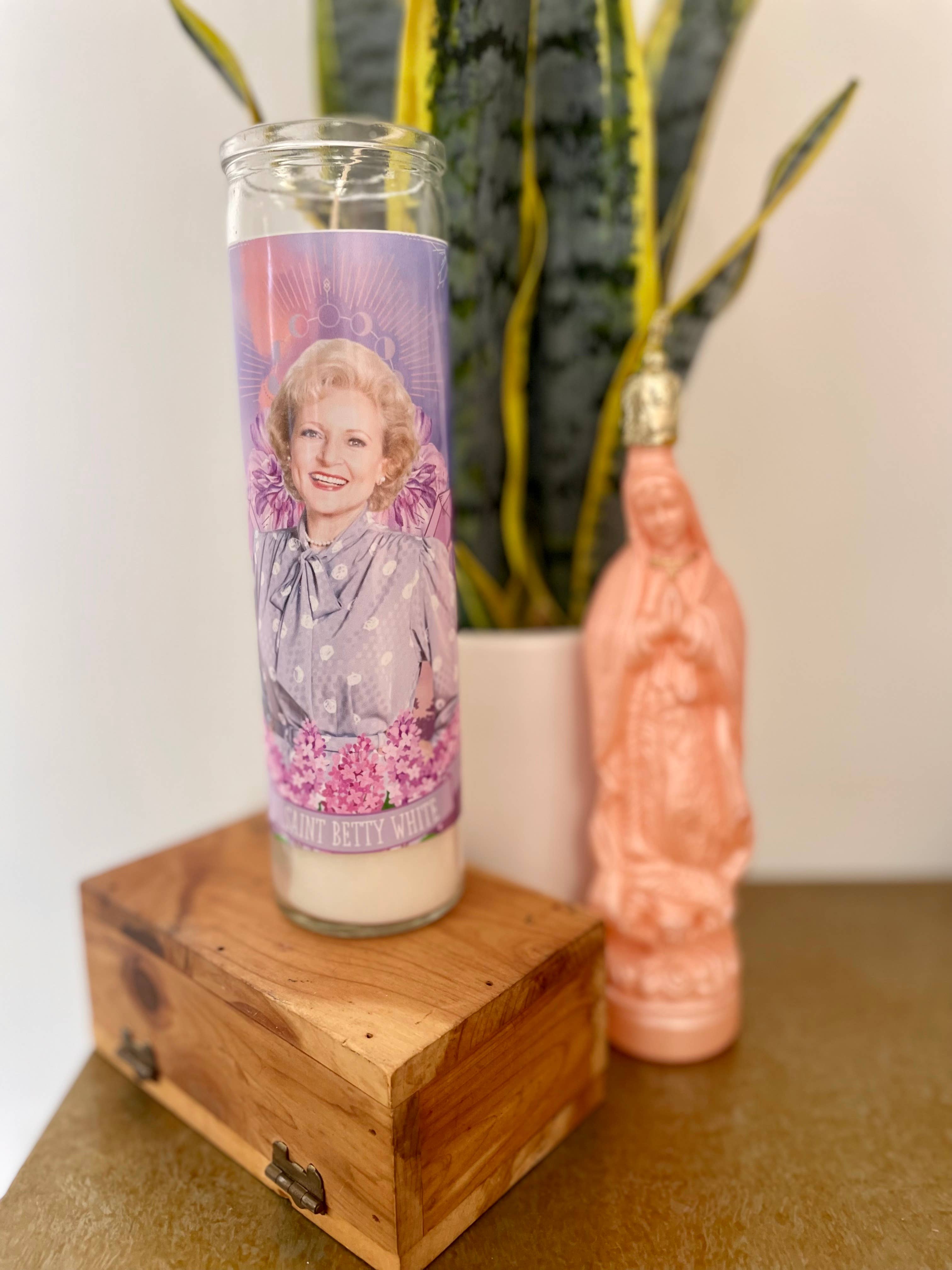 The Luminary and Co. - Wholesale Votive kaars - De Luminary Betty White Altaarkaars3