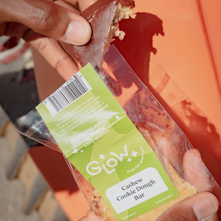 GLOW - Wholesale Snack Bar - Cashew Cookie Dough Bar - 1 Pack