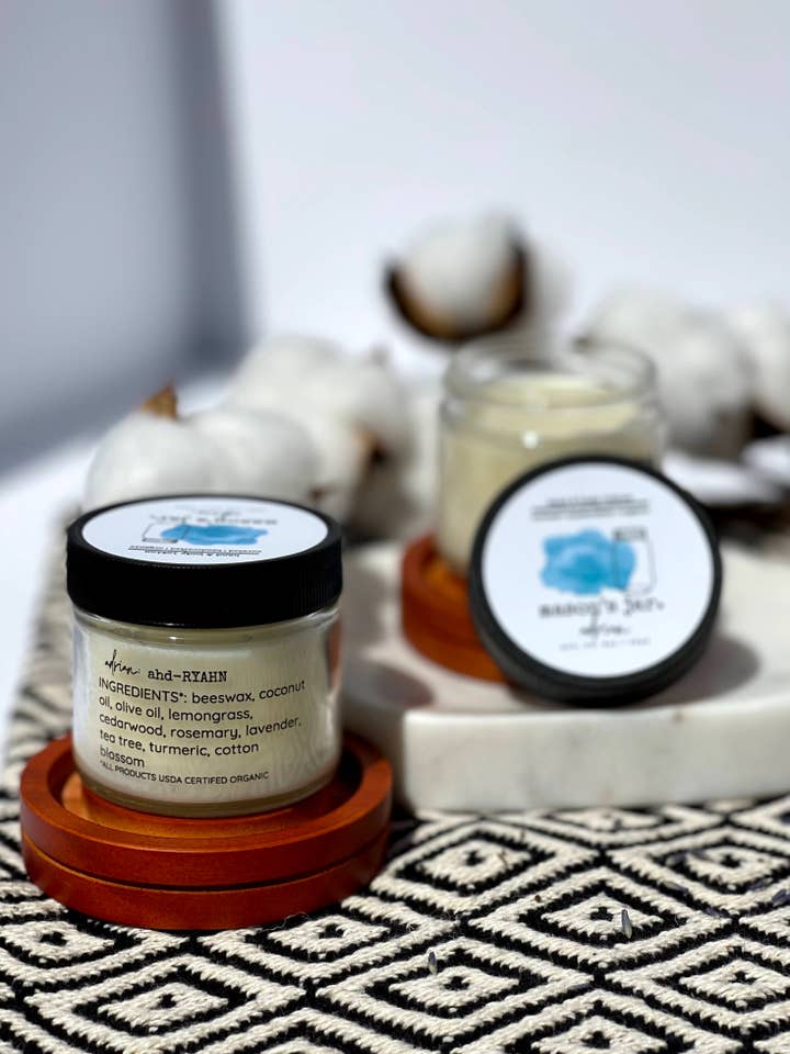 Lotion Adrian 8 oz pour la vente par mason’s jar.