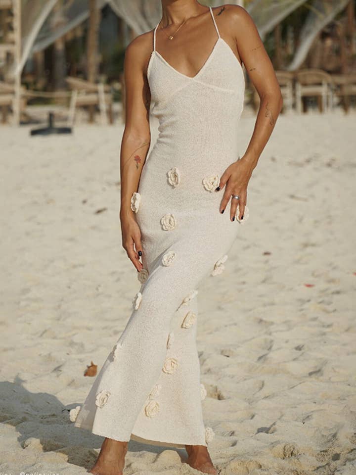 Halter 3D Bloemen Gebreide Rugloze Maxi Jurk DP25C530 voor wholesale door Dipped Shop