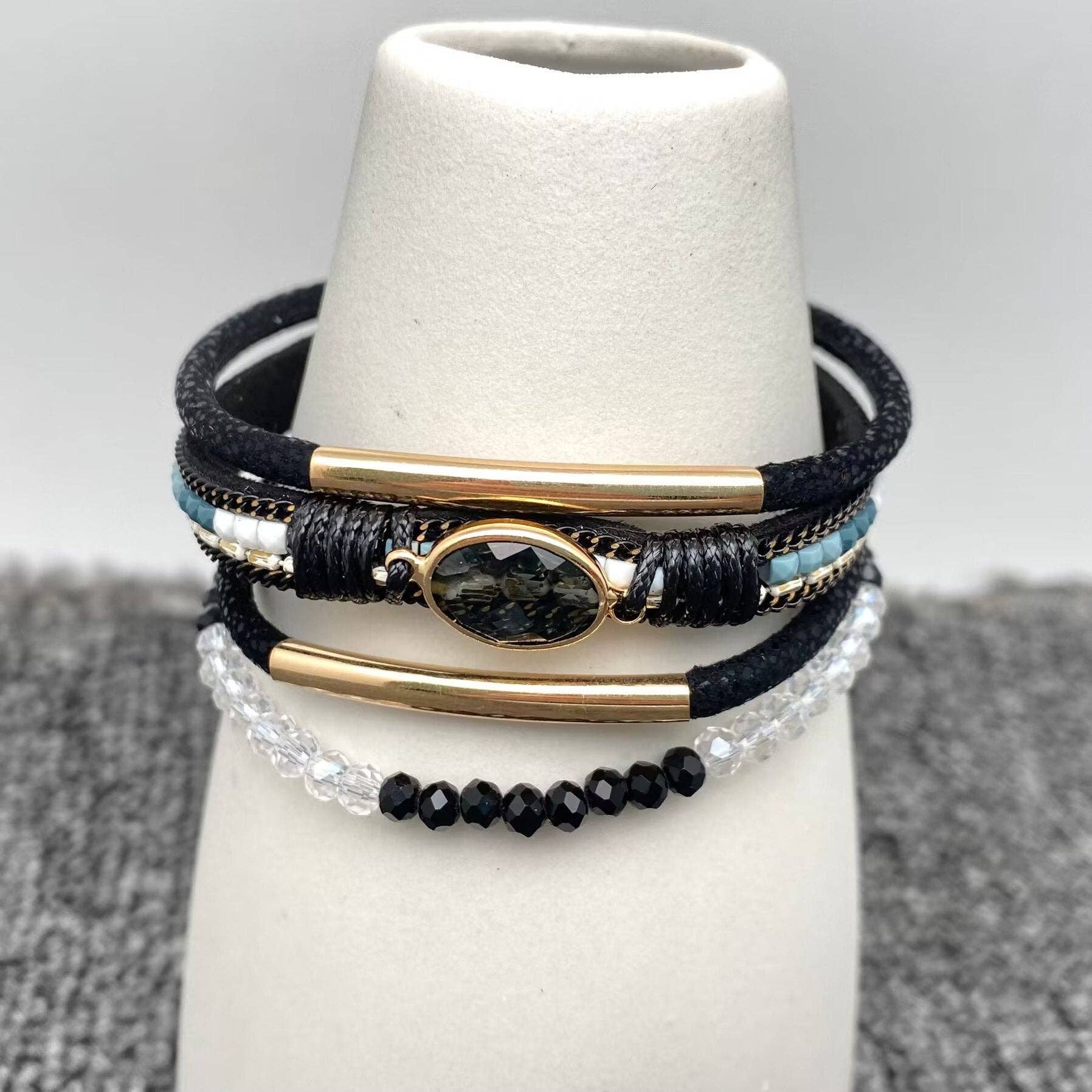 Mio Queena – wholesale Pärlarmband – Läderarmband med vävd och pärlad 4-lagers design - LB4