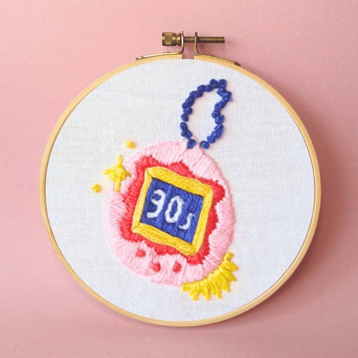 Kit de broderie Tamagotchi | By Limistic pour la vente par Mellow