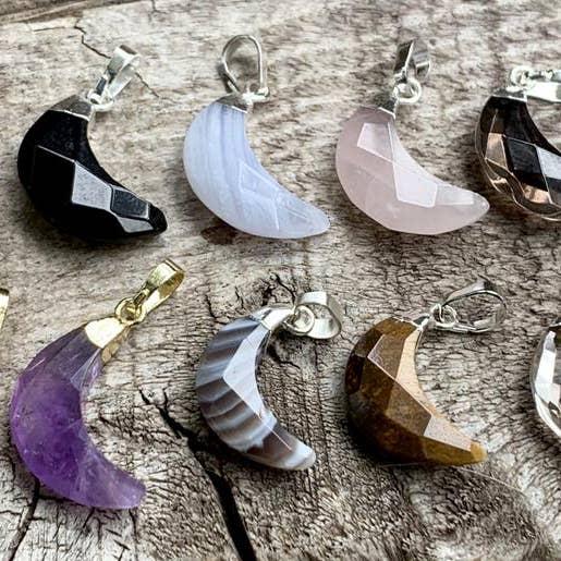 Gilded Bug Jewelry – wholesale Hänge-/berlockhalsband – Half Moon Ädelsten Silver eller guld halsband