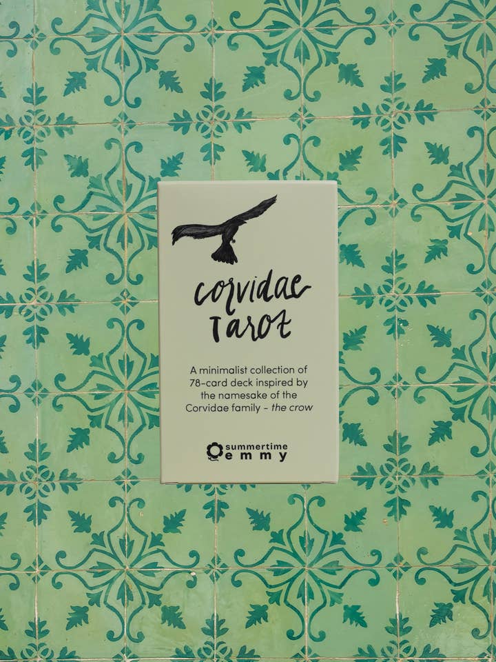 Corvidae Tarot : Un jeu de tarot sur le thème des corbeaux pour la vente par summertime emmy