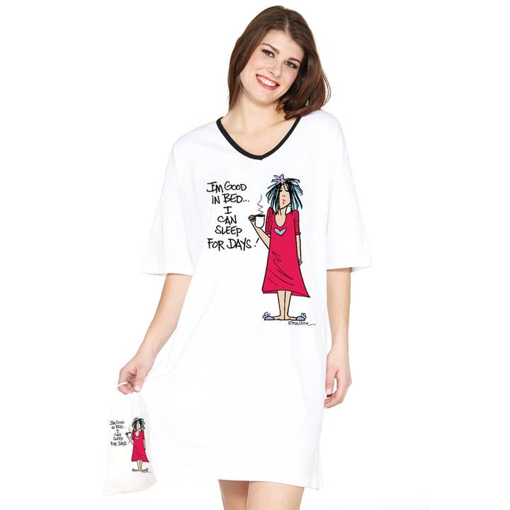 Jeg er god i sengen, jeg kan sove i dagevis, Natskjorte i en taske for engroshandel hos Emerson Street Clothing Co.