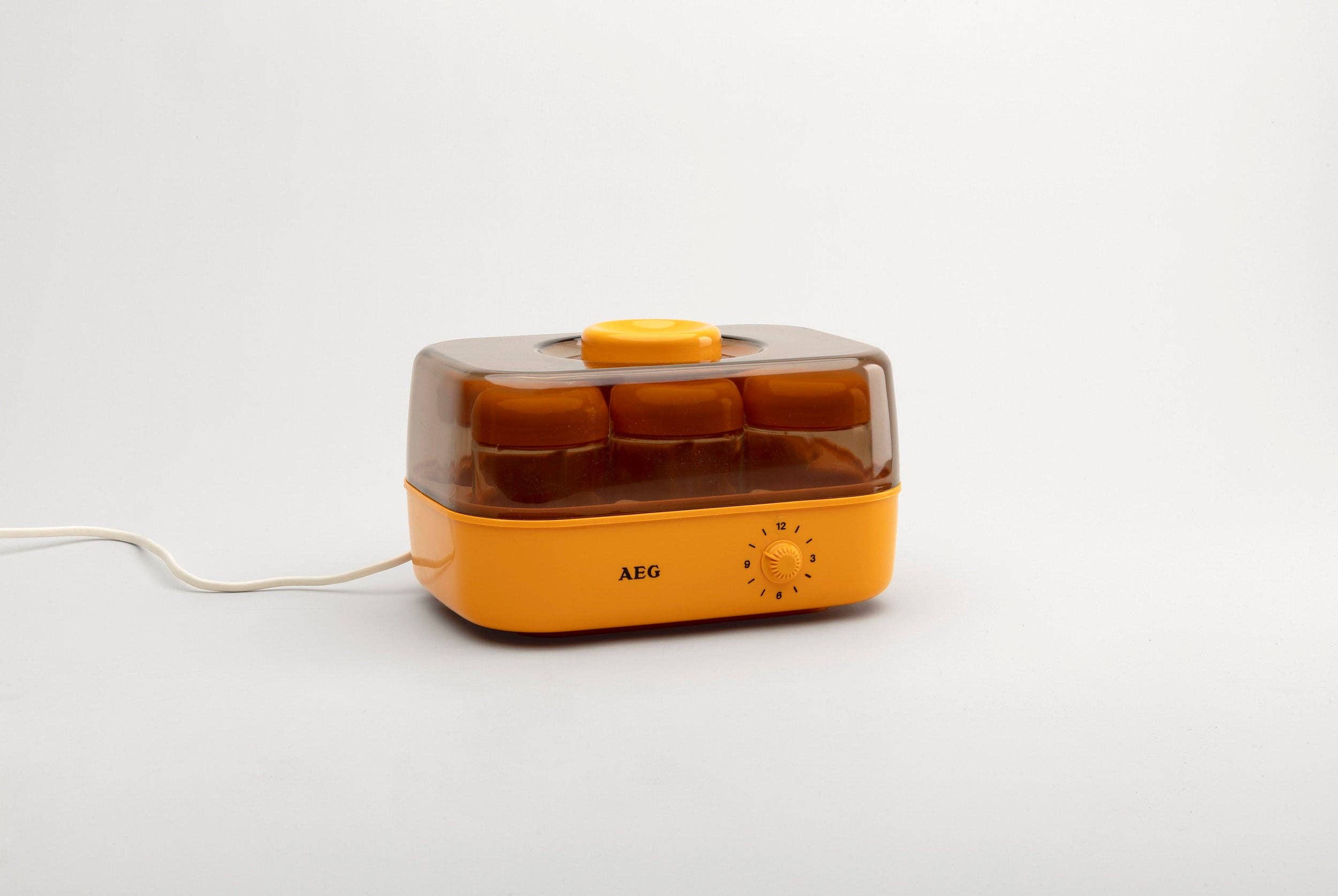 gestalten - Wholesale Technology & Engineering Book - Soft Electronics -  Iconic Retro Designs from the ’60s, ’70s5