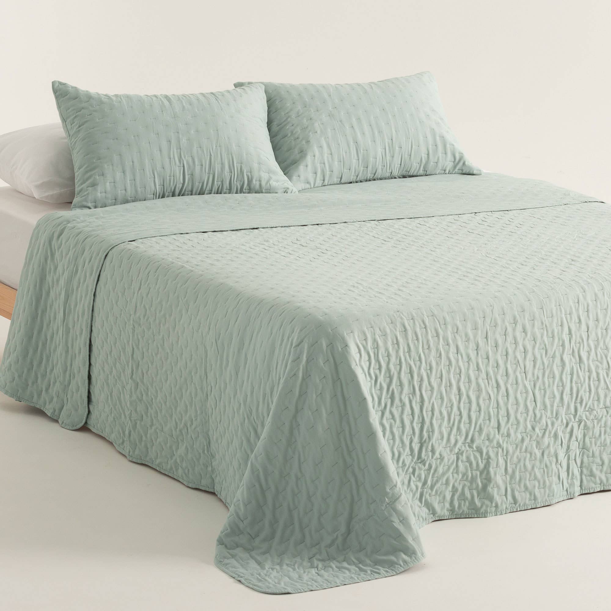 GAMUSI - Wholesale Quilt - NARA plain quilted bedspread with super soft touch6