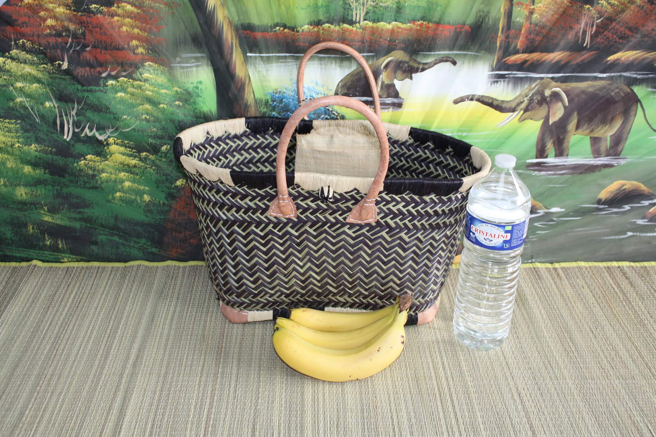 Boutique Huléti - Wholesale Beach Bag - Shopping tote bag - MADAGASCAR BASKET - Black & Natural - Black & Natural - Hand Braided - 3 sizes to choose from - market beach wicker straw1