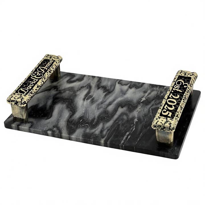 Plateau de service en marbre noir personnalisé | Poignées gravées sur mesure avec finition antique pour la vente par The Tangerine Store