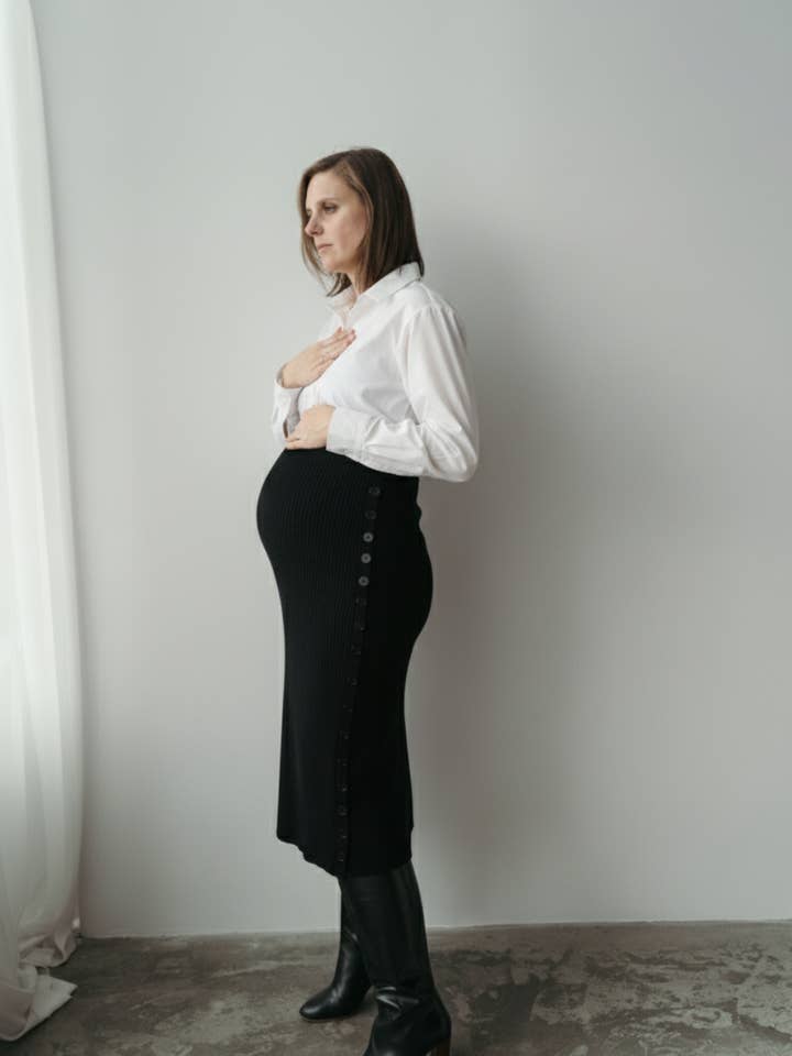 Carla - Black maternity skirt for wholesale by Solveig