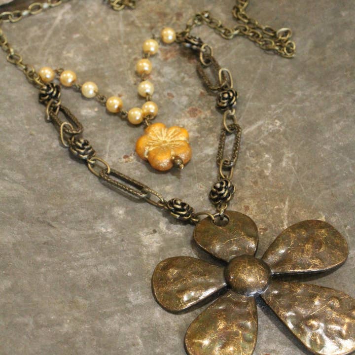 The Primitive Peddler, Inc. - Wholesale Pendant/Charm Necklace - Czech Flower Vintage Elite Stone Layered Necklace