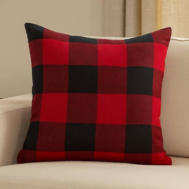 Coussin décoratif en coton à carreaux rouge et noir Buffalo 20" pour la vente par Fennco Styles