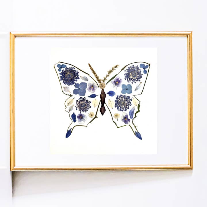 Ailes en Fleurs – Impression d'Art Botanique de Papillon pour la vente par Mon Petit Chou Art and Design