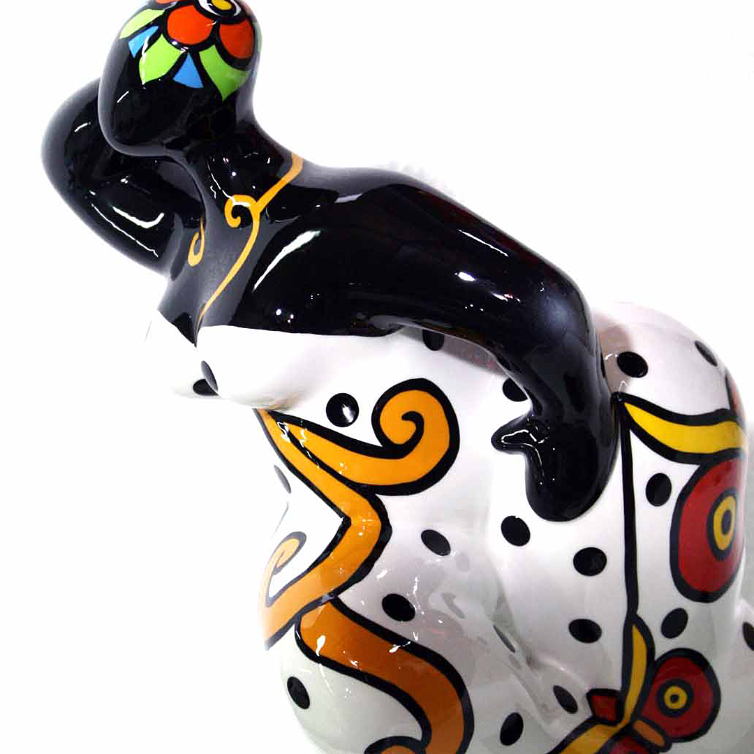 JULIARTE - Wholesale Decorative Figurine - BAILA ISA - Handpainted Art Figurine 5