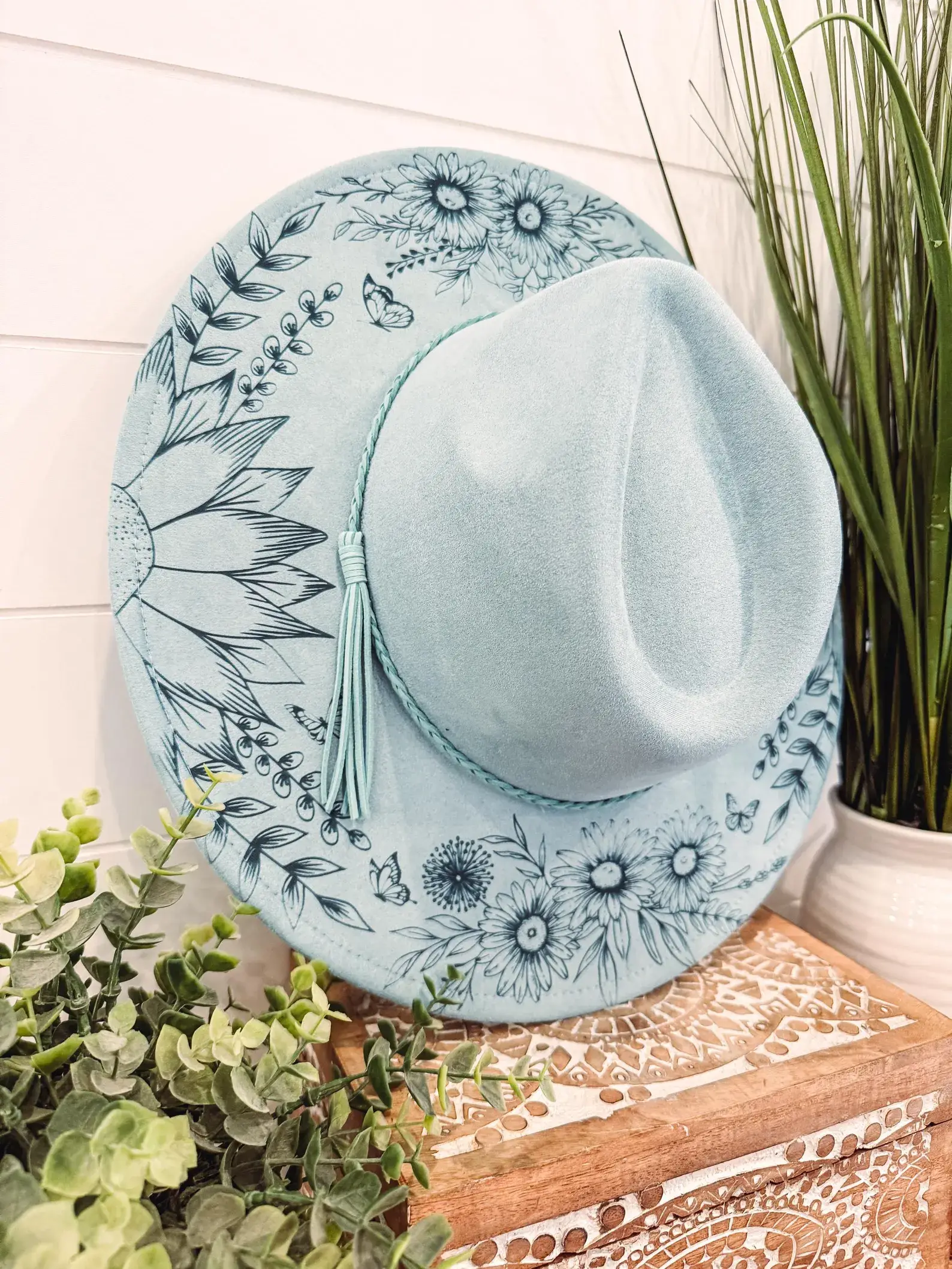 Willie & Dolly Designs - Wholesale Cowboy Hat - Women's - Engraved Floral Hat10
