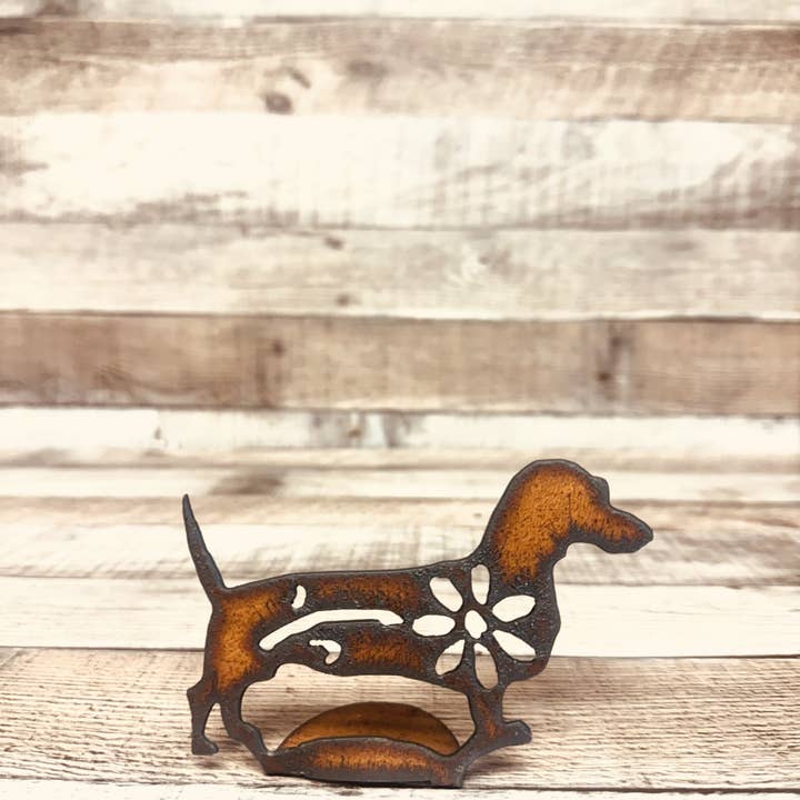 Universal Ironworks USA - Wholesale Decorative Figurine - Dachshund GARDEN FRIEND rustic Metal DOODAD Figurine