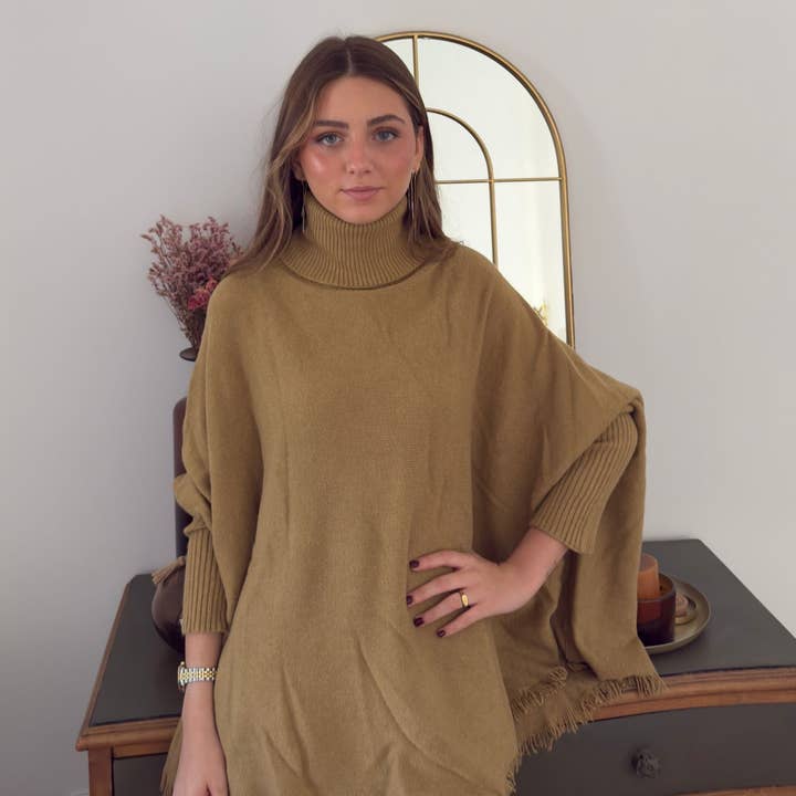 PULL COUPE AMPLE COL MONTANT et autres tendances Résultats pour pull cachemire sentier en vente B2B. Retours gratuits et paiement à 60 jours sur Faire sur Faire.