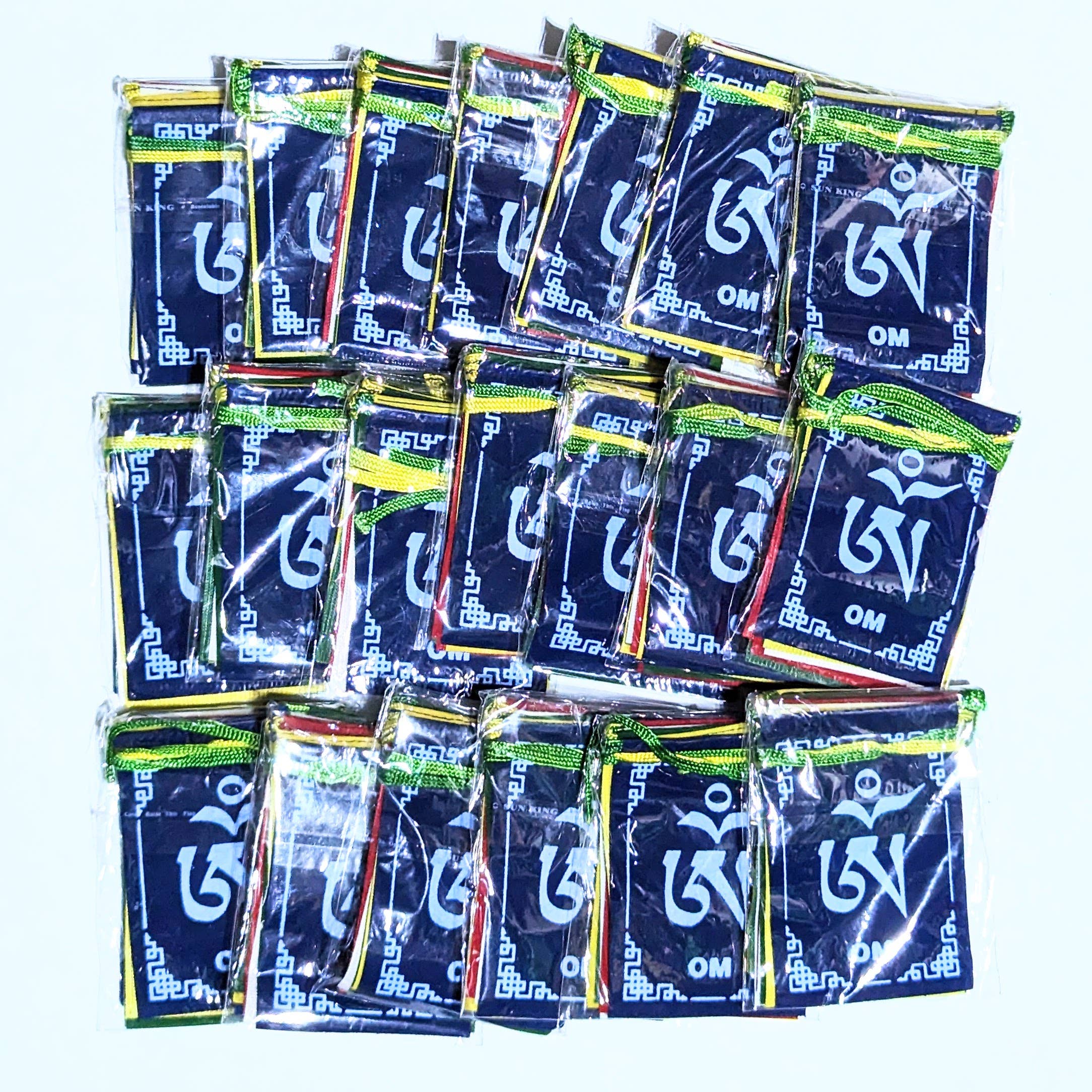 Tenzing Collections – Großhandel Flagge – Kleine buddhistische Gebetsfahnen oder Mini-Gebetsfahnen aus Stoff2