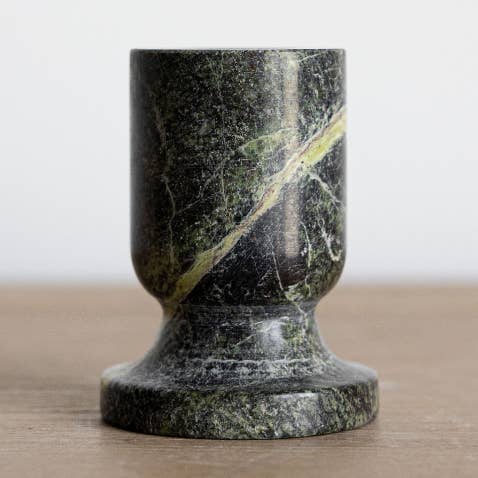 Smaragdgrön marmorerad avsmalnande ljusstake för wholesale av Luxe B Co