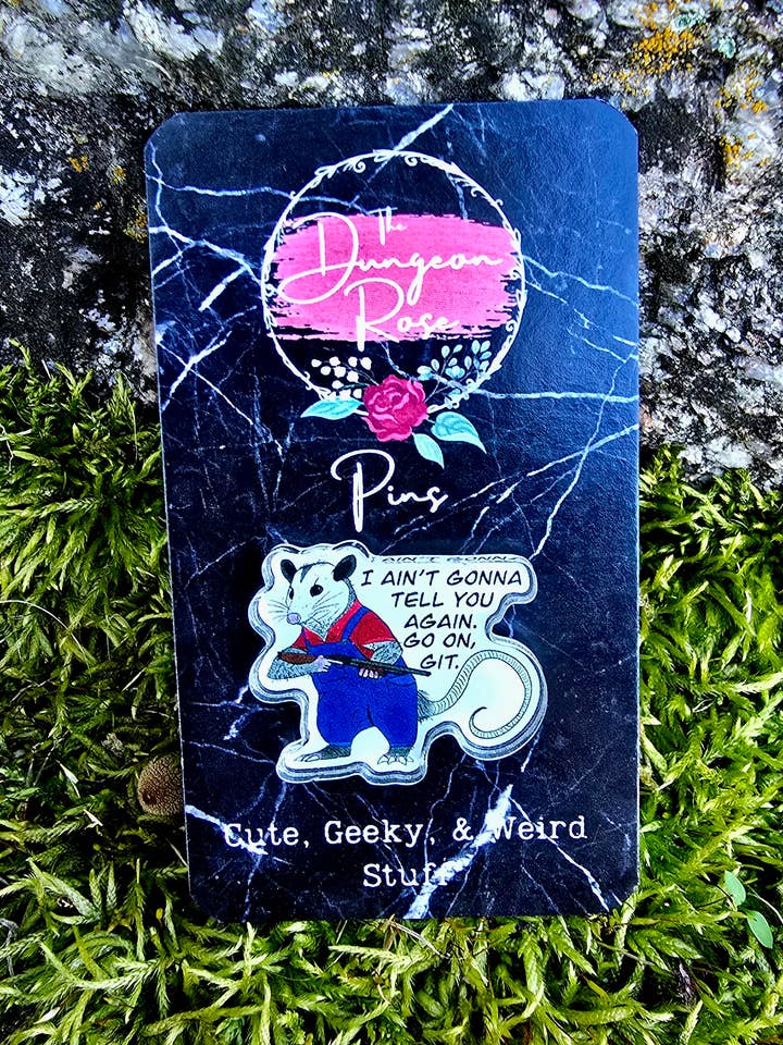 Allez sur Git Possum Pin, Hillbilly Possum, Redneck Possum pour la vente par The Dungeon Rose