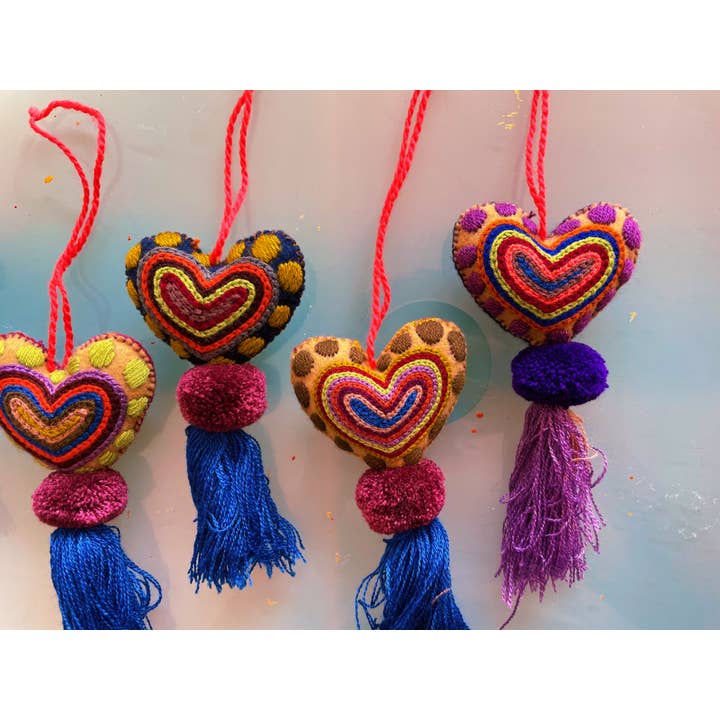 Pura Vida - Wholesale Ornament - Kerstversiering met geborduurd hart en luipaardkwastje7