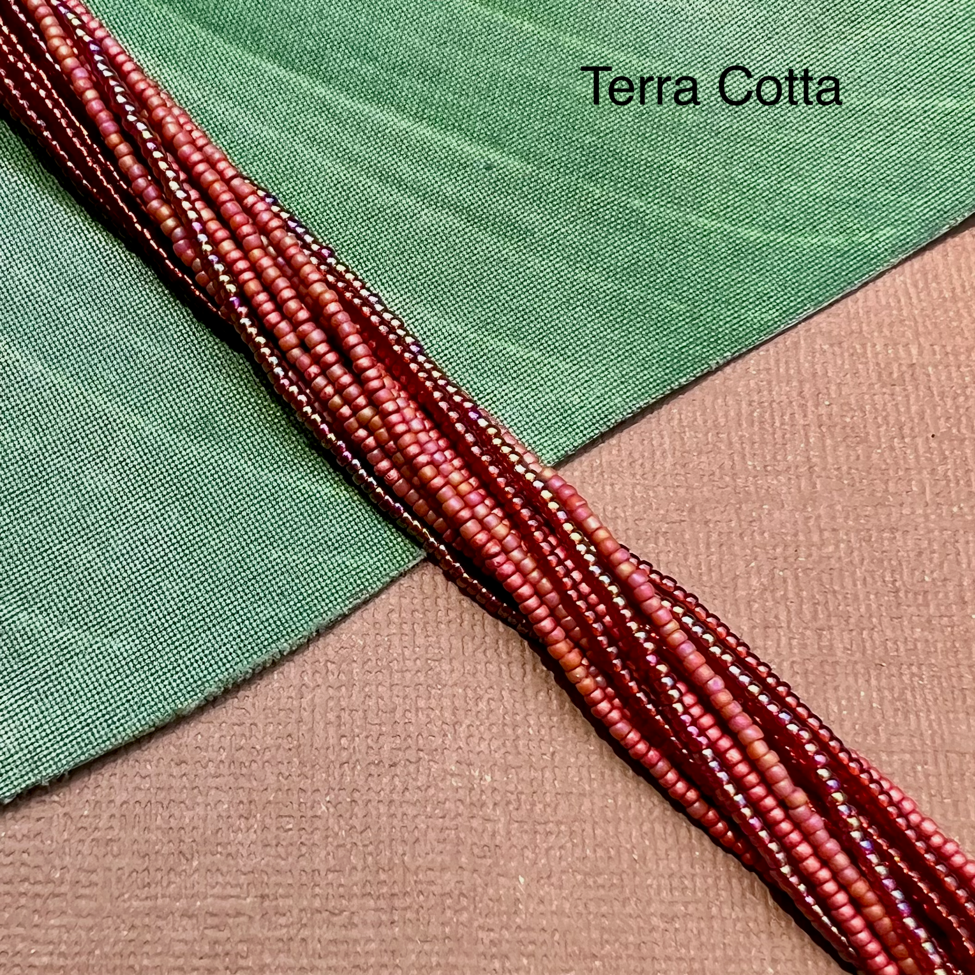 Bead Goes On – Colar com missangas/pérolas por atacado – Colares Grossos de Missangas de Múltiplas Fios - Fecho de Botão de Lótus7