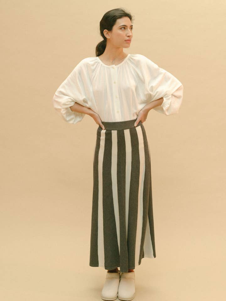 Lang strikket nederdel for engroshandel hos PAN Producto Básico