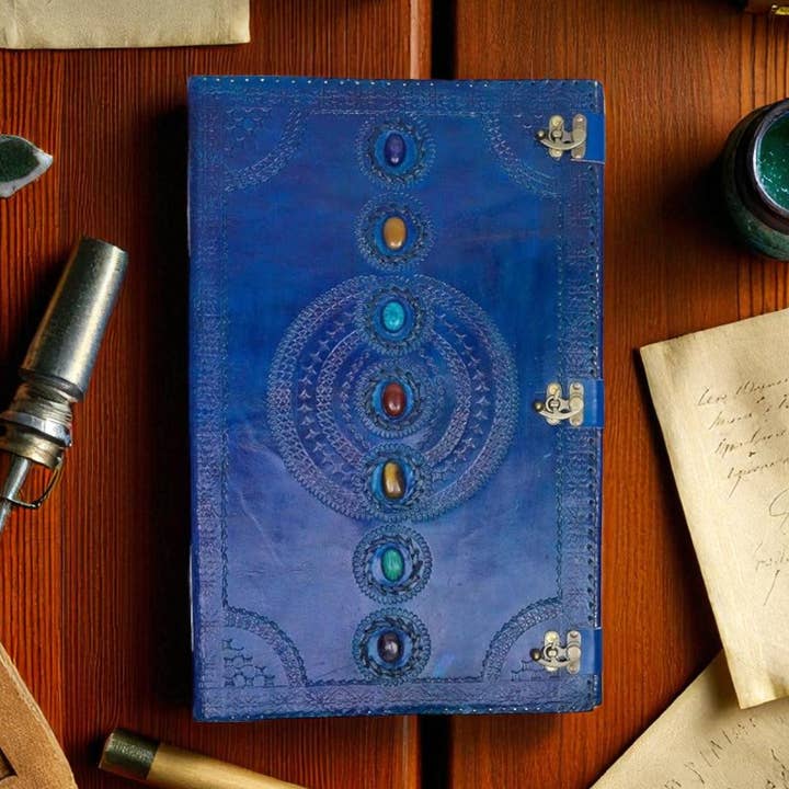 Journal en cuir Chakra bleu royal – A4, 240 pages pour la vente par Hana Exports