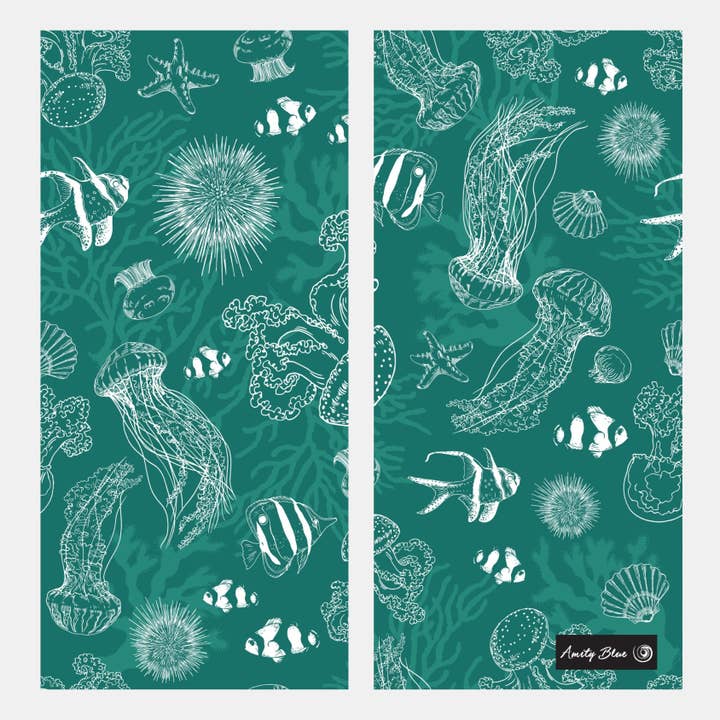 Serviette de plage Deep Sea pour la vente par Amity Blue