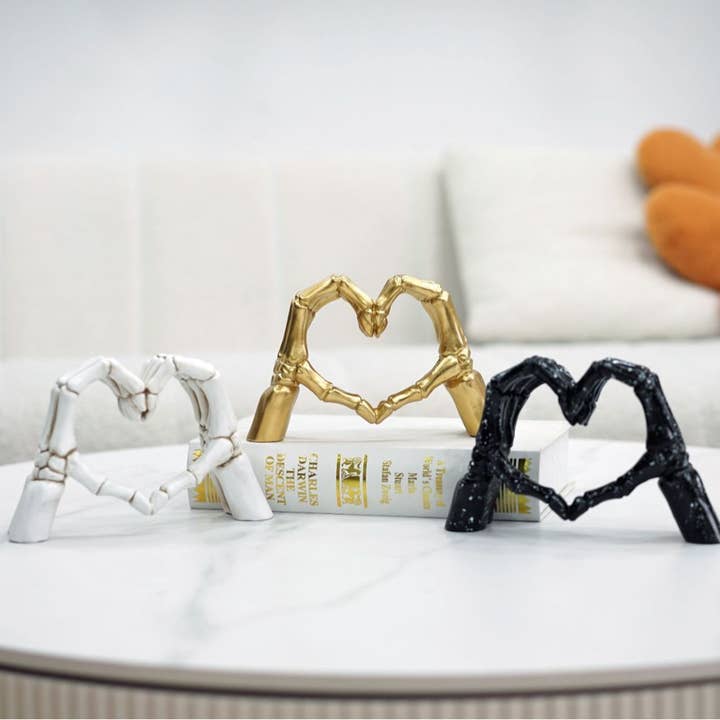 Skeleton Heart Gesture Resin Figurine Valentine Home Decor for wholesale by Liffy