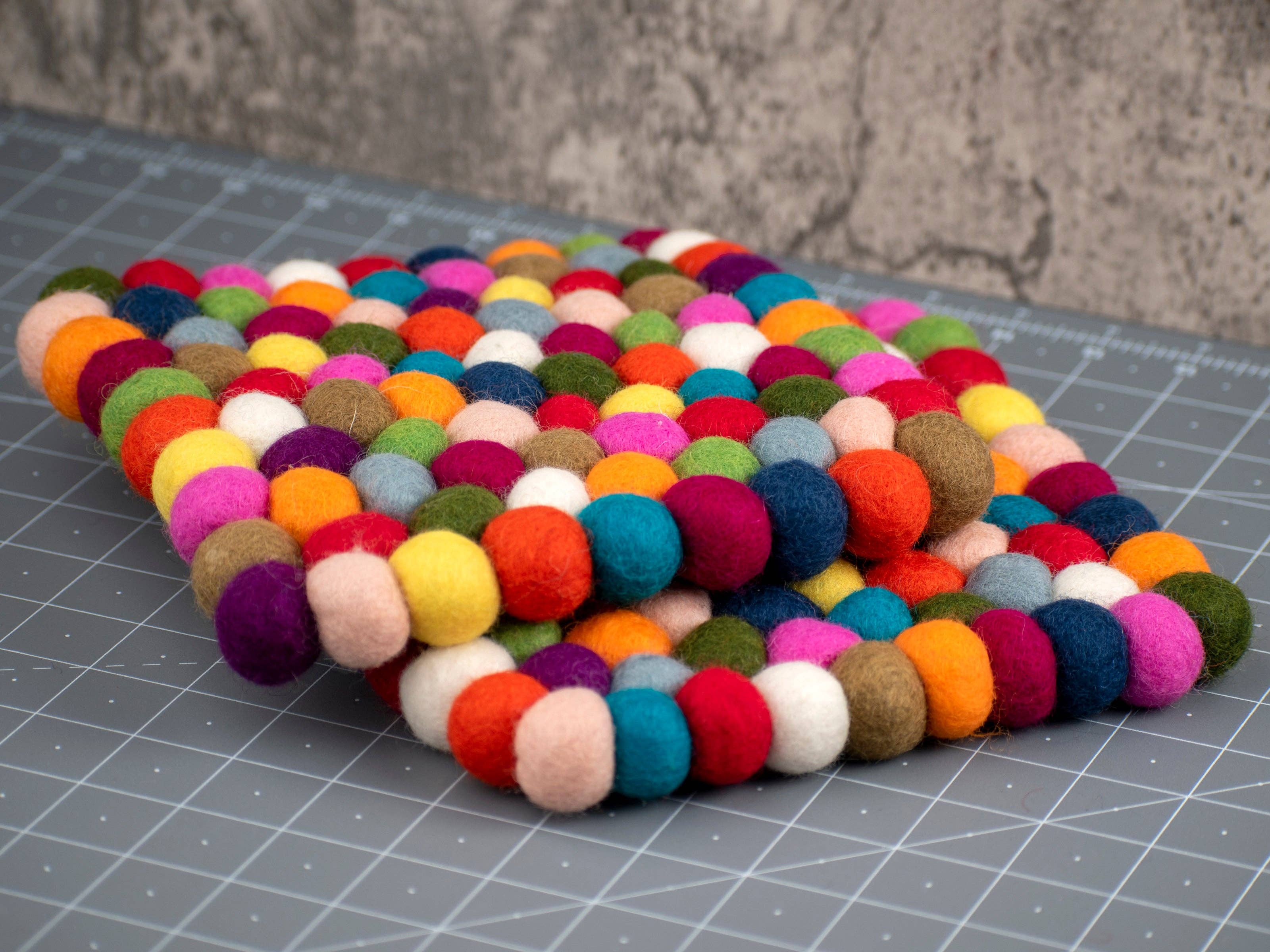 Reefelt – Base para tacho por atacado – Trivet de bola de feltro multicolorido - 8 “quadrado3