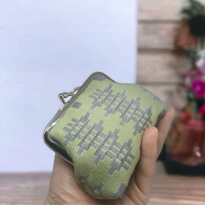 Moose & Co - Wholesale Coin Purse - Women's - Vintage style coin purse Welsh tapestry Blanket design