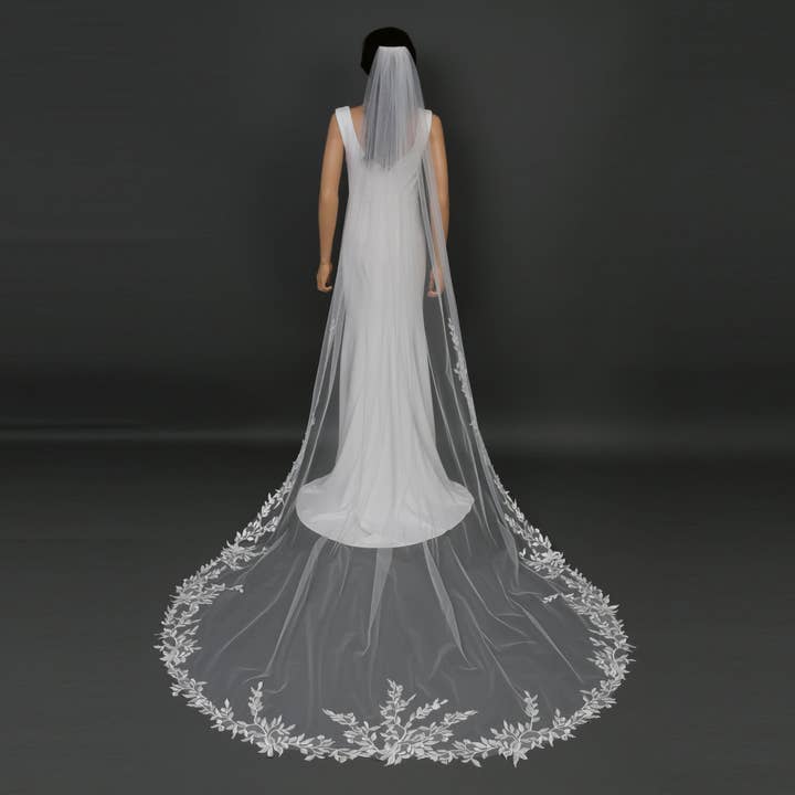 Farinosa Bridal - Wholesale Veil - Women's - FS6228 Floral Vine Embroidered Lace Bridal Veil 108"
